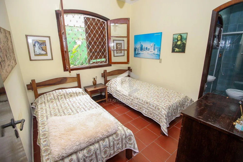 Casa, 3 quartos, 209 m² - Foto 1