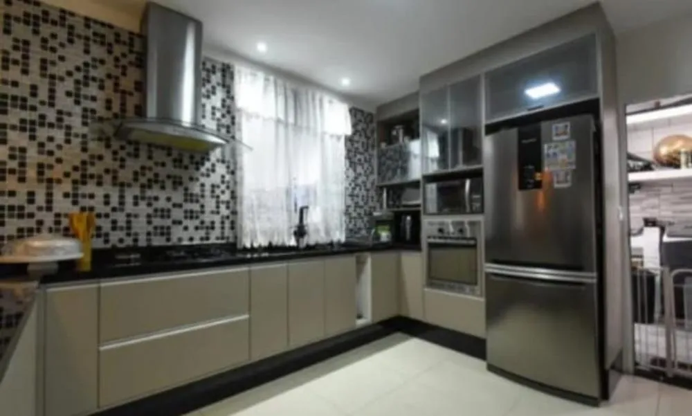 Casa, 4 quartos, 215 m² - Foto 4