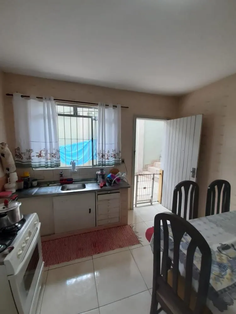 Casa, 5 quartos, 179 m² - Foto 2