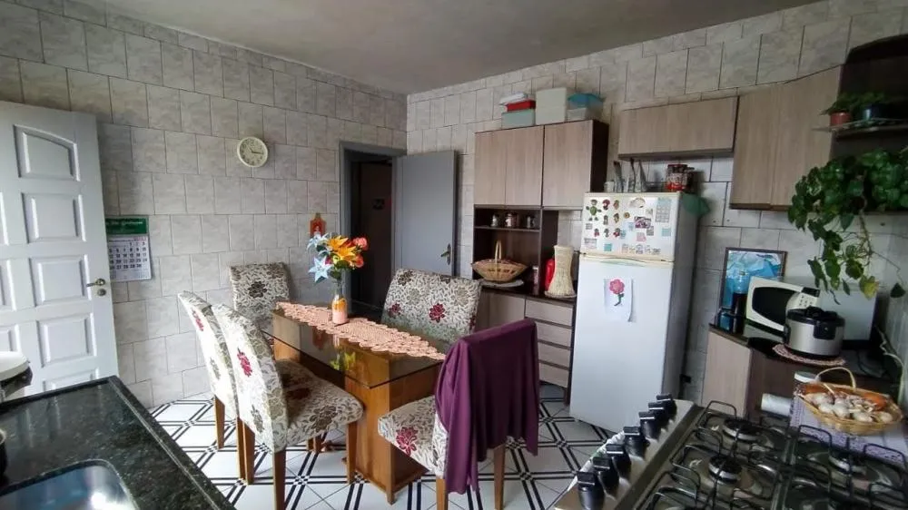 Casa, 6 quartos, 250 m² - Foto 1