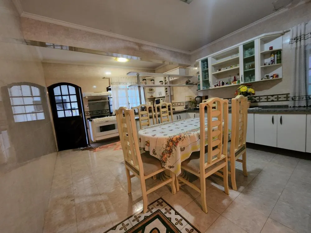 Casa, 3 quartos, 131 m² - Foto 1