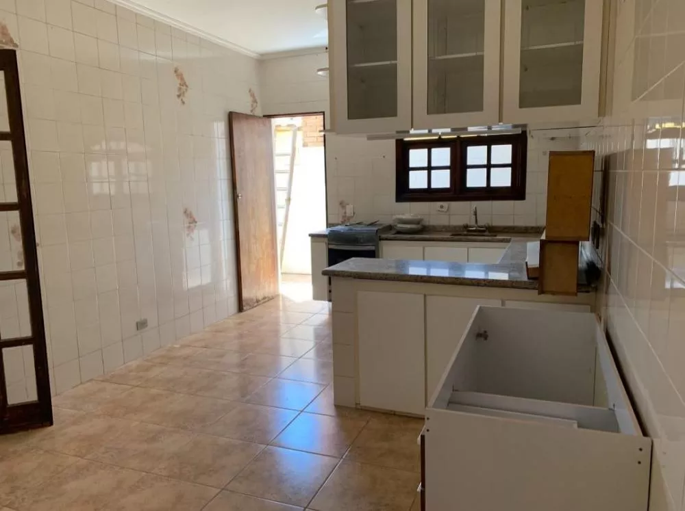 Casa à venda com 3 quartos, 173m² - Foto 1