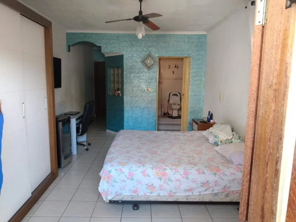 Casa, 4 quartos, 190 m² - Foto 1