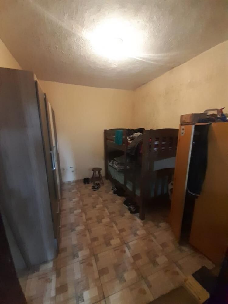 Casa à venda com 8 quartos, 250m² - Foto 2