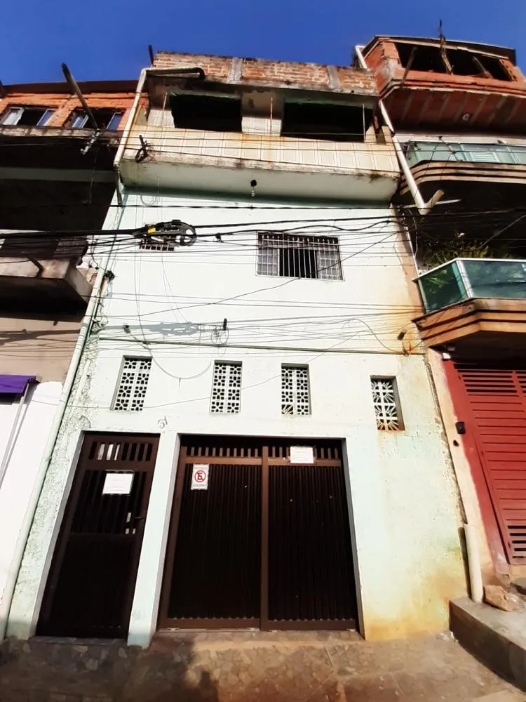 Casa, 4 quartos, 244 m² - Foto 1
