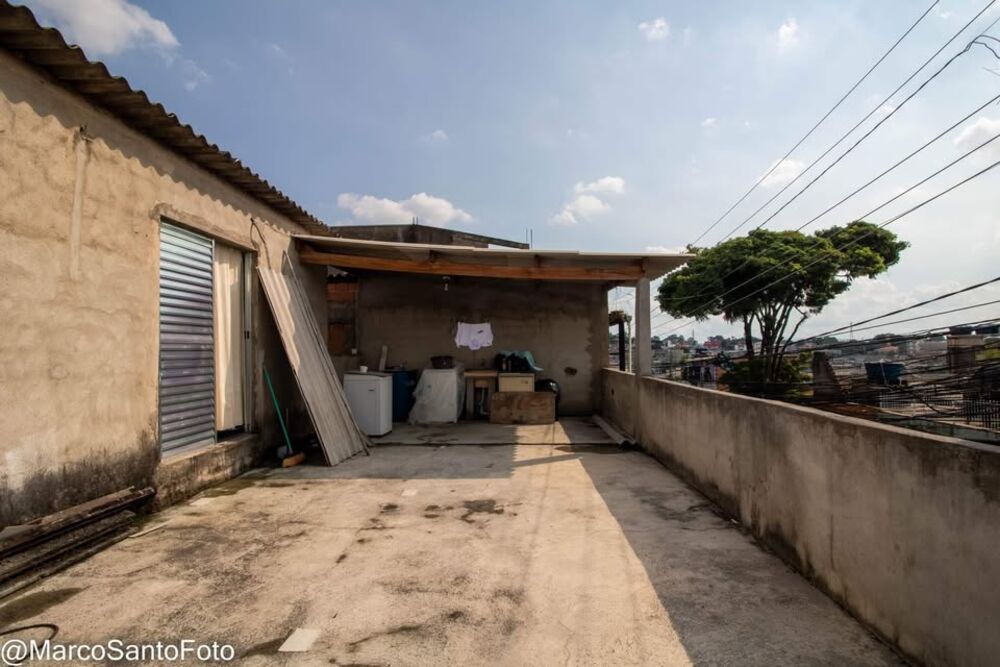 Casa à venda com 6 quartos, 50m² - Foto 1