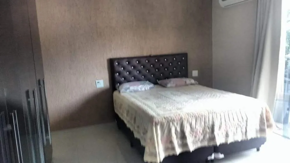 Casa, 3 quartos, 209 m² - Foto 1