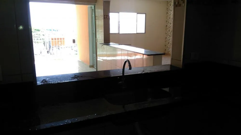 Casa, 6 quartos, 140 m² - Foto 1