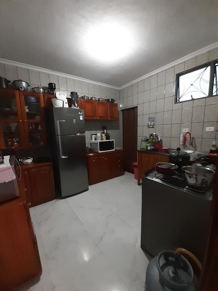 Casa à venda com 2 quartos, 127m² - Foto 4