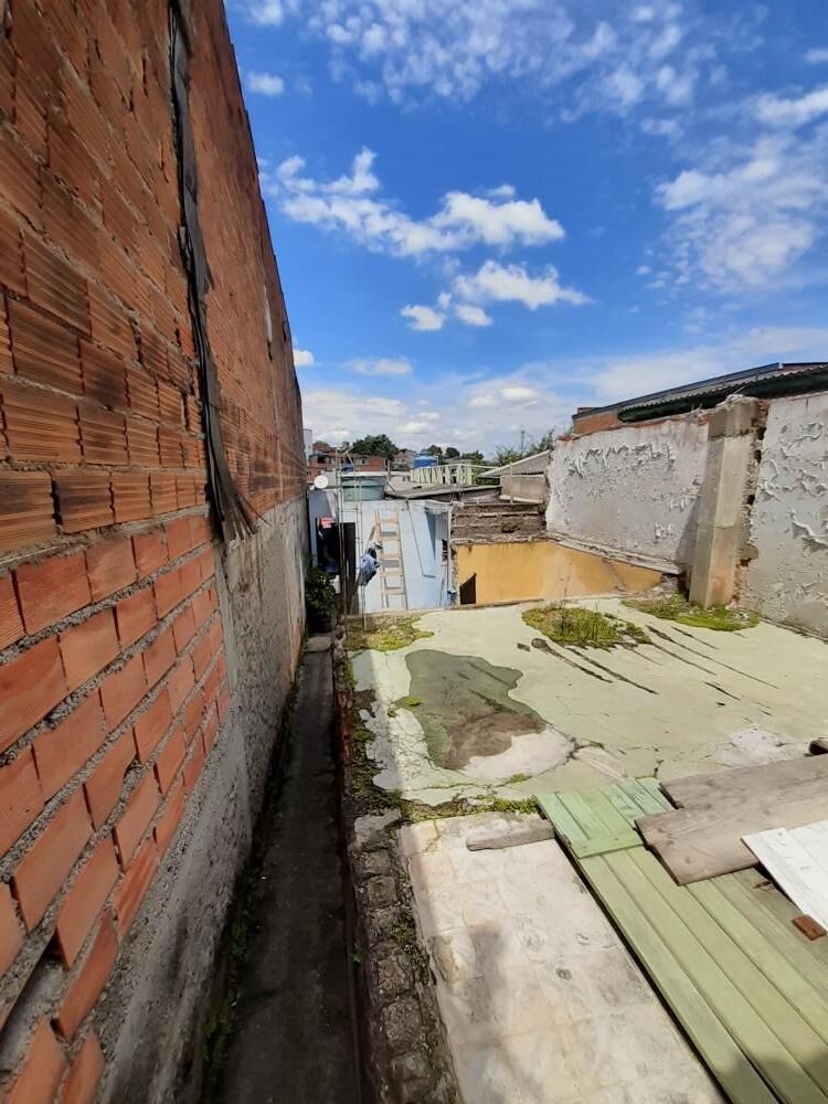 Casa à venda com 2 quartos, 127m² - Foto 1