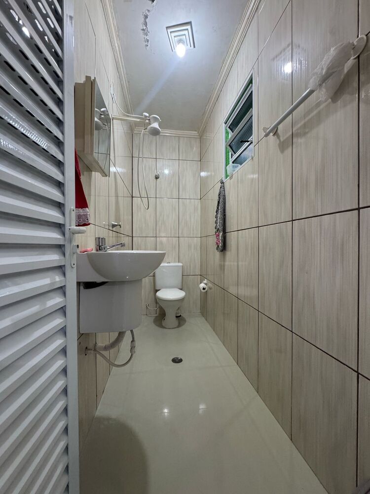 Casa à venda com 5 quartos, 151m² - Foto 4
