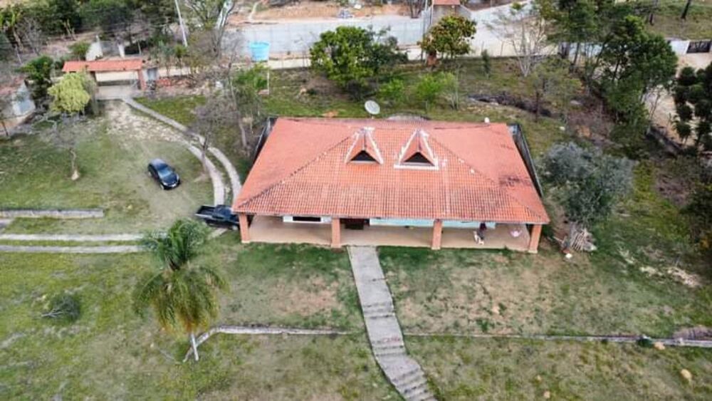 Haras e Área Rural Padrão à venda com 4 quartos, 1500m² - Foto 1