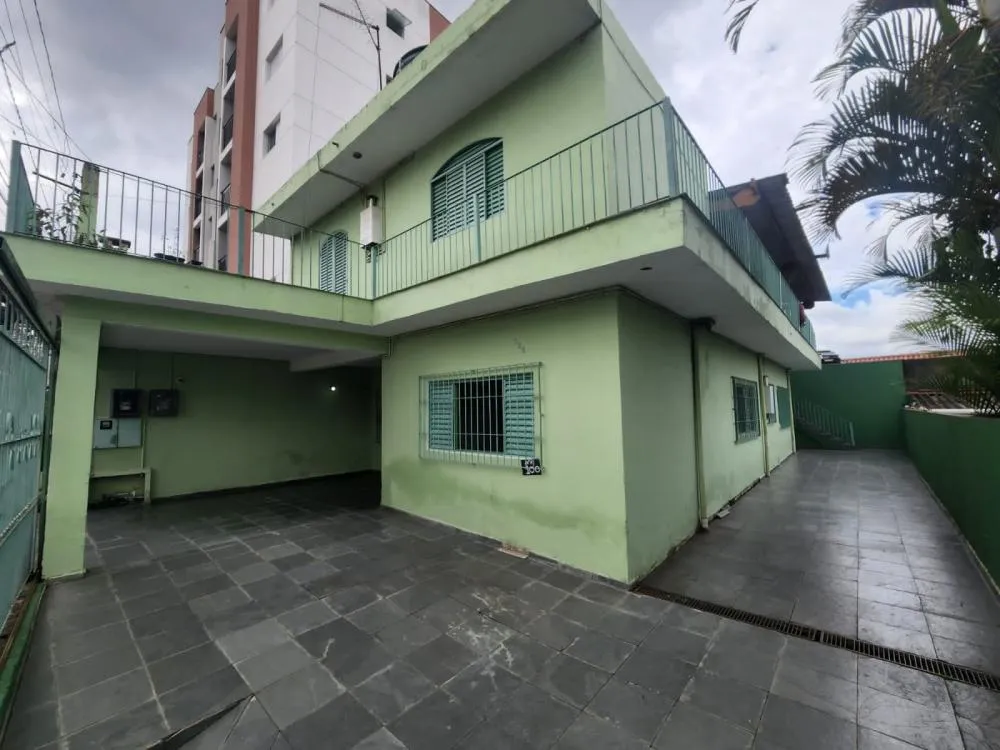 Casa, 5 quartos, 220 m² - Foto 1