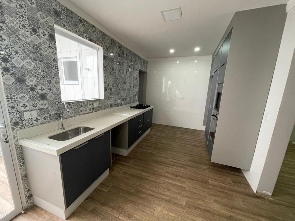 Casa à venda com 3 quartos, 250m² - Foto 2