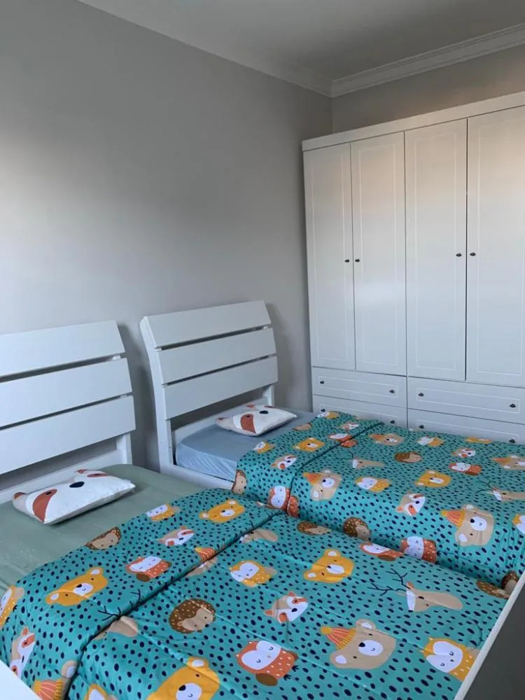 Casa, 5 quartos, 325 m² - Foto 2