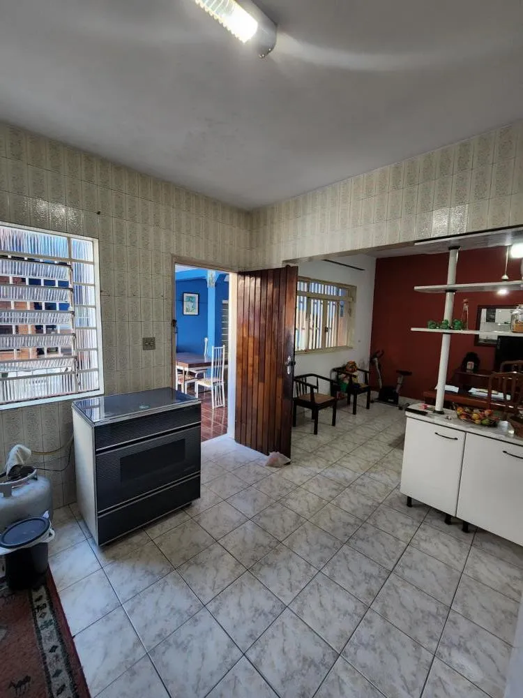 Casa, 6 quartos, 229 m² - Foto 2