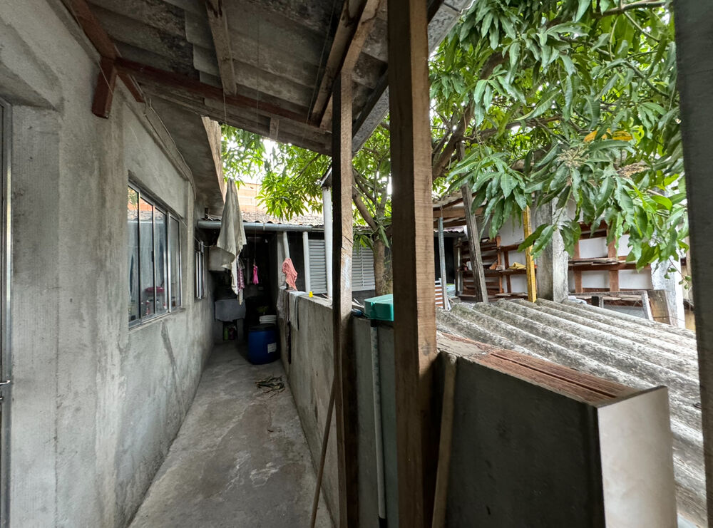 Casa à venda com 6 quartos, 300m² - Foto 10