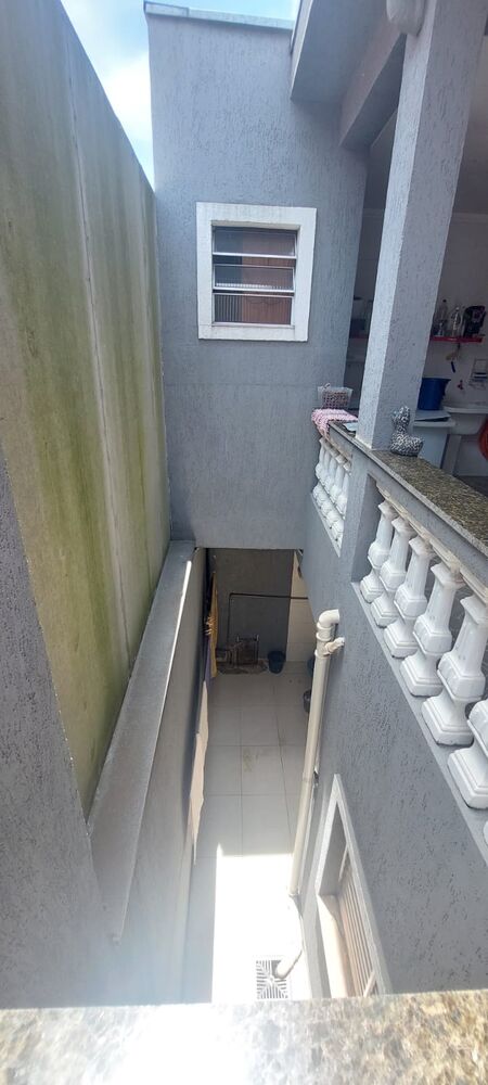 Casa à venda com 5 quartos, 50m² - Foto 1