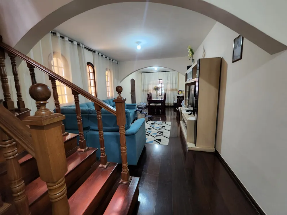 Casa, 3 quartos, 226 m² - Foto 1