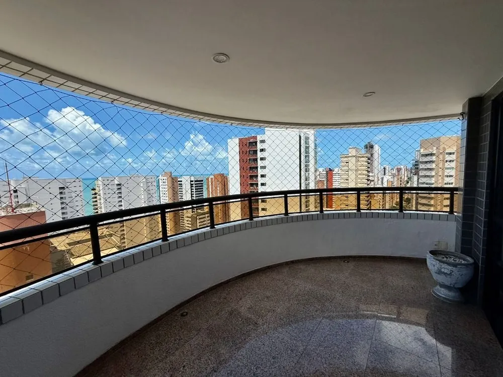 Apartamento, 3 quartos, 225 m² - Foto 2