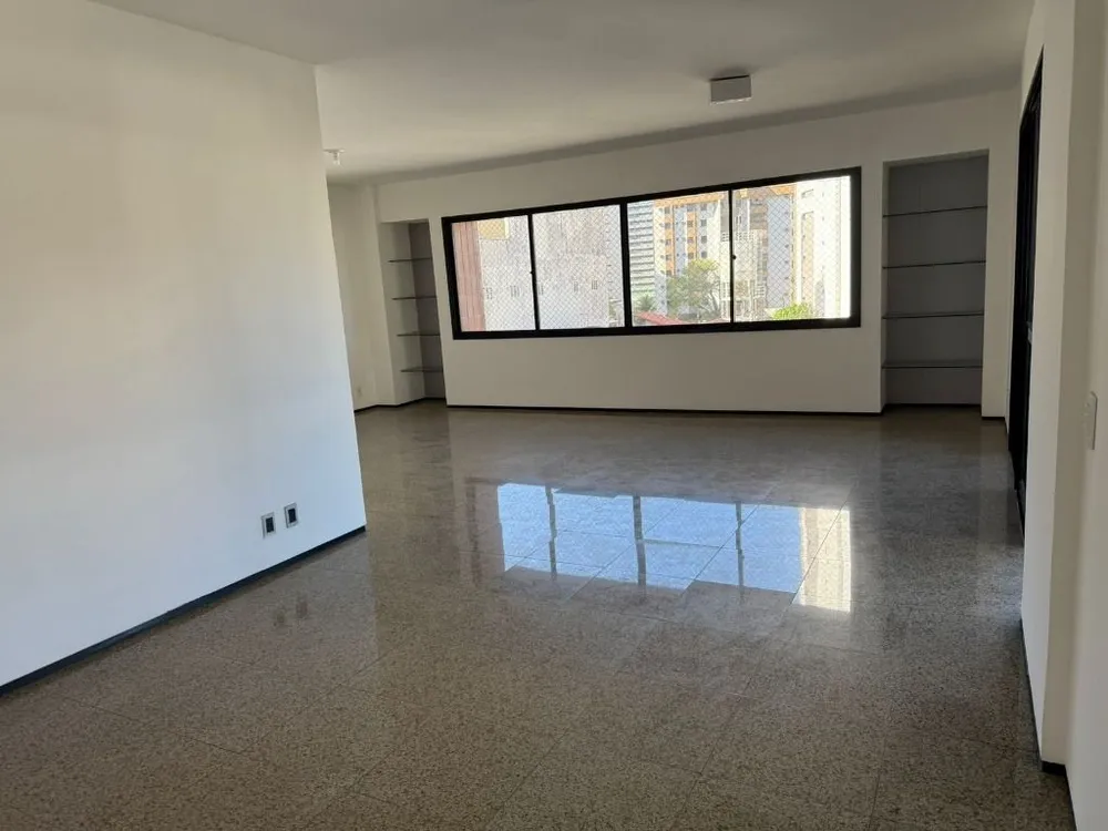 Apartamento, 3 quartos, 210 m² - Foto 2