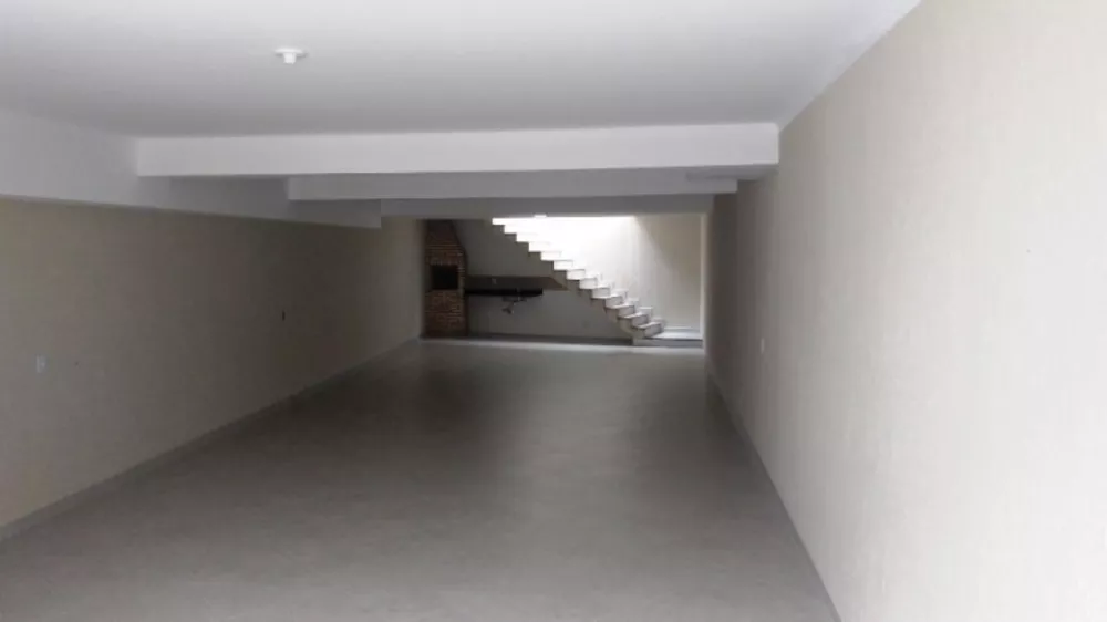 Sobrado à venda com 3 quartos, 200m² - Foto 2