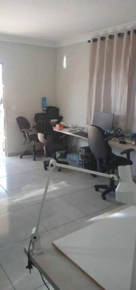 Sobrado, 3 quartos, 470 m² - Foto 2