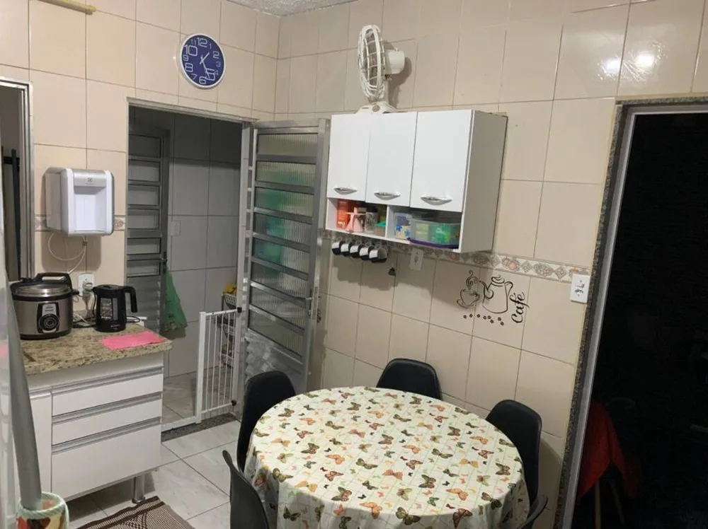 Casa, 3 quartos, 240 m² - Foto 2