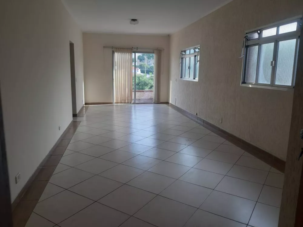 Sobrado para alugar com 3 quartos, 120m² - Foto 1