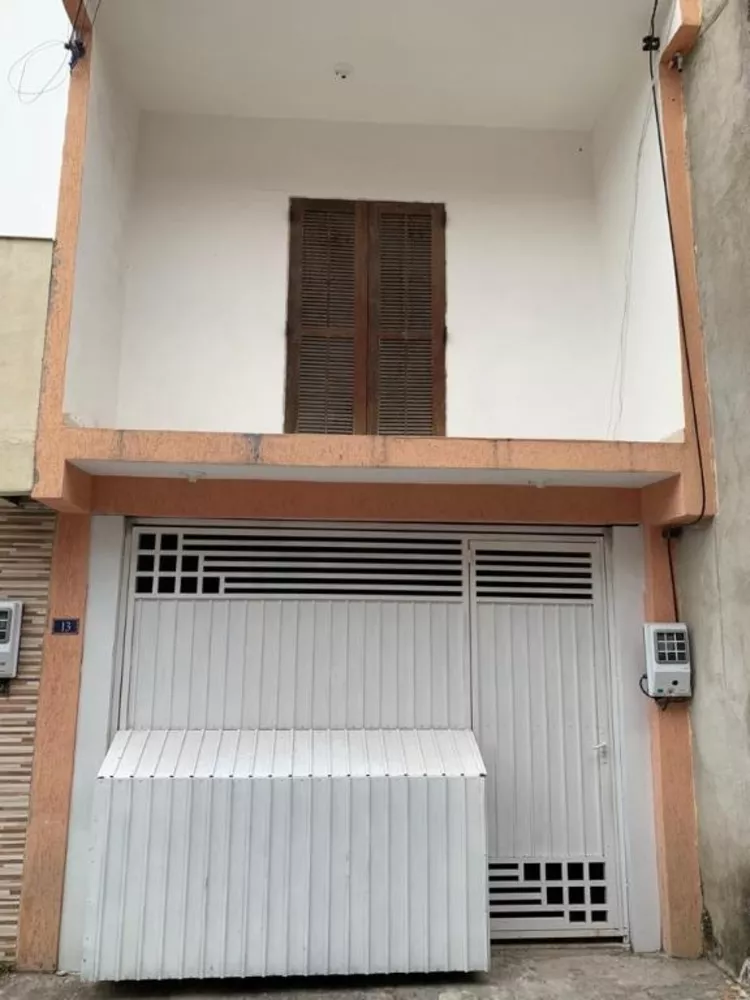 Casa à venda com 3 quartos, 125m² - Foto 1