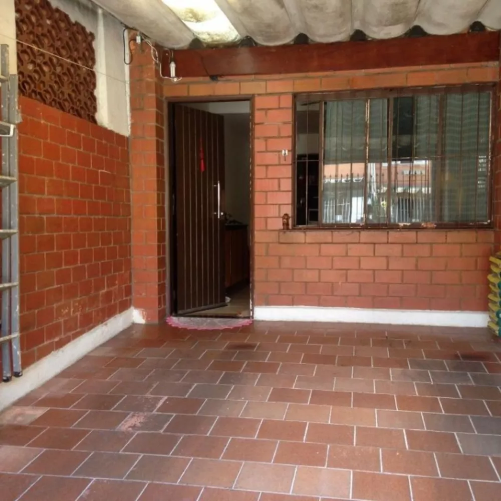 Sobrado à venda com 2 quartos, 90m² - Foto 2