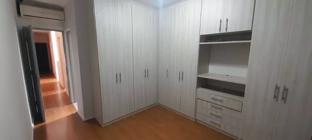 Casa à venda com 3 quartos, 250m² - Foto 11