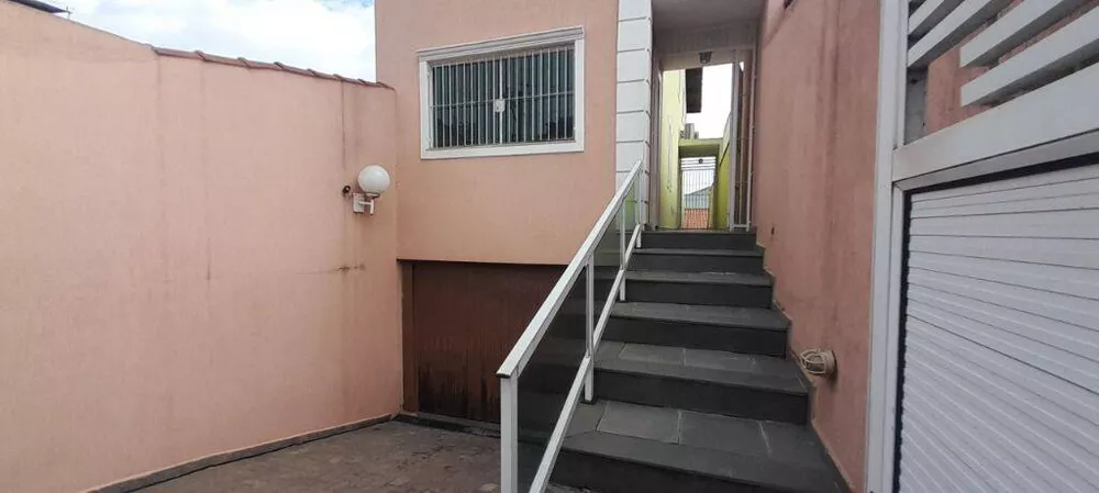 Casa à venda com 3 quartos, 250m² - Foto 1