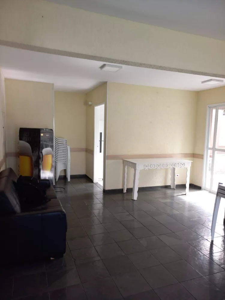 Apartamento à venda com 2 quartos, 70m² - Foto 4