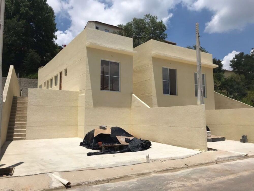 Casa à venda com 2 quartos, 60m² - Foto 4