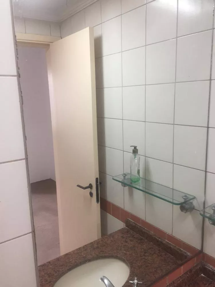 Apartamento à venda com 3 quartos, 76m² - Foto 2