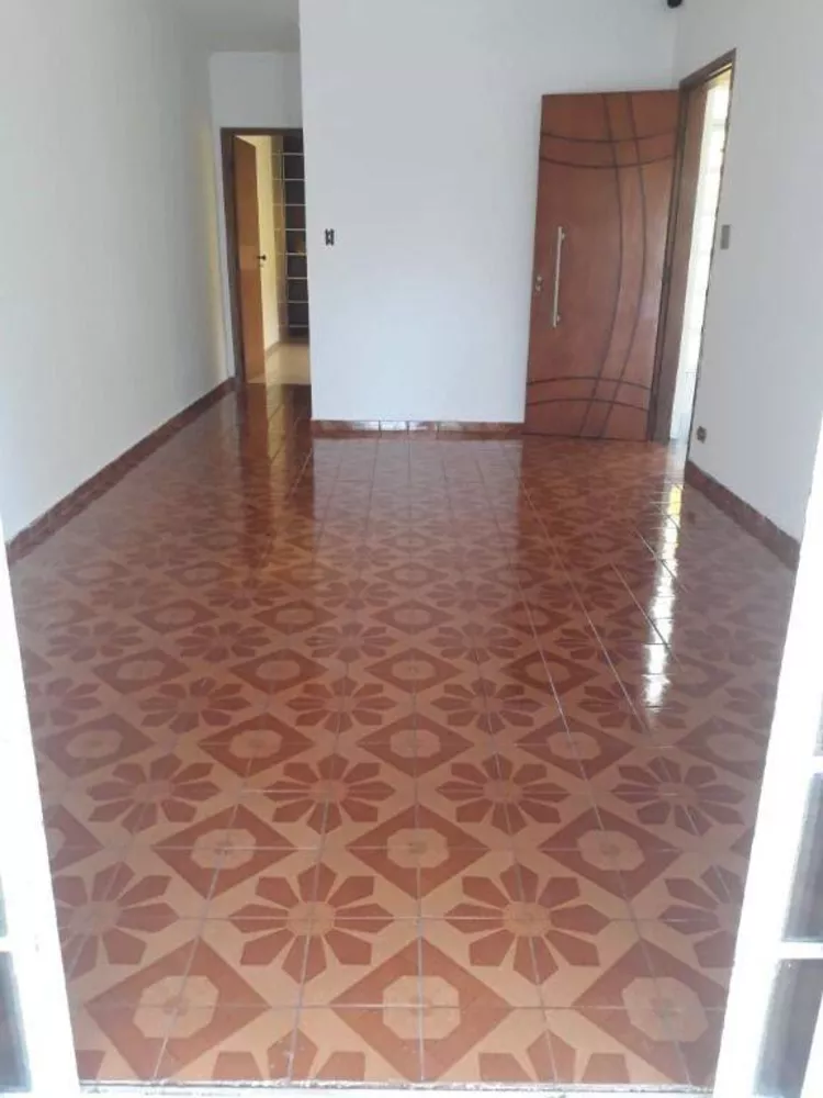 Casa à venda e aluguel com 3 quartos, 160m² - Foto 4