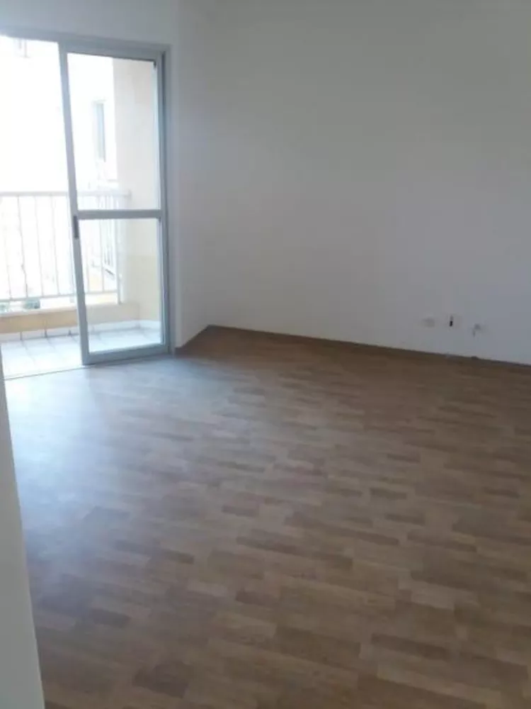 Apartamento à venda com 2 quartos, 62m² - Foto 2