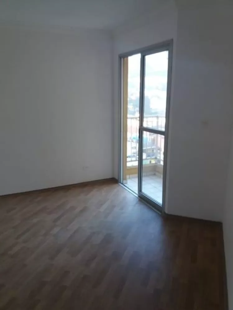 Apartamento à venda com 2 quartos, 62m² - Foto 4