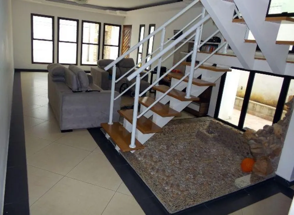 Sobrado, 3 quartos, 210 m² - Foto 1