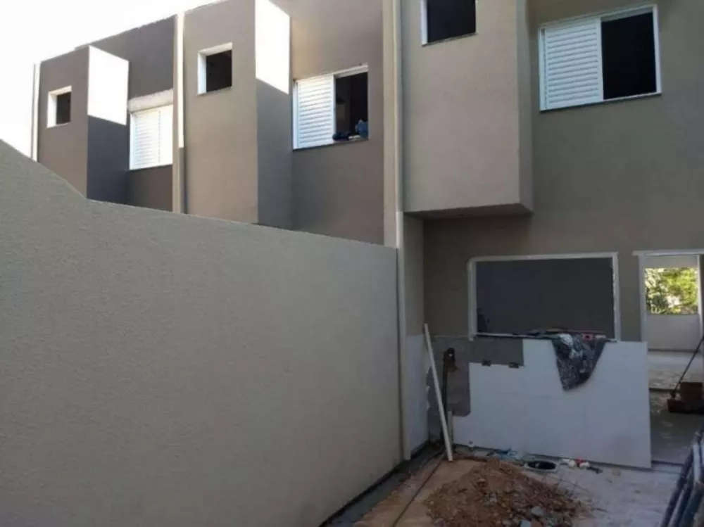 Sobrado à venda com 2 quartos, 90m² - Foto 4