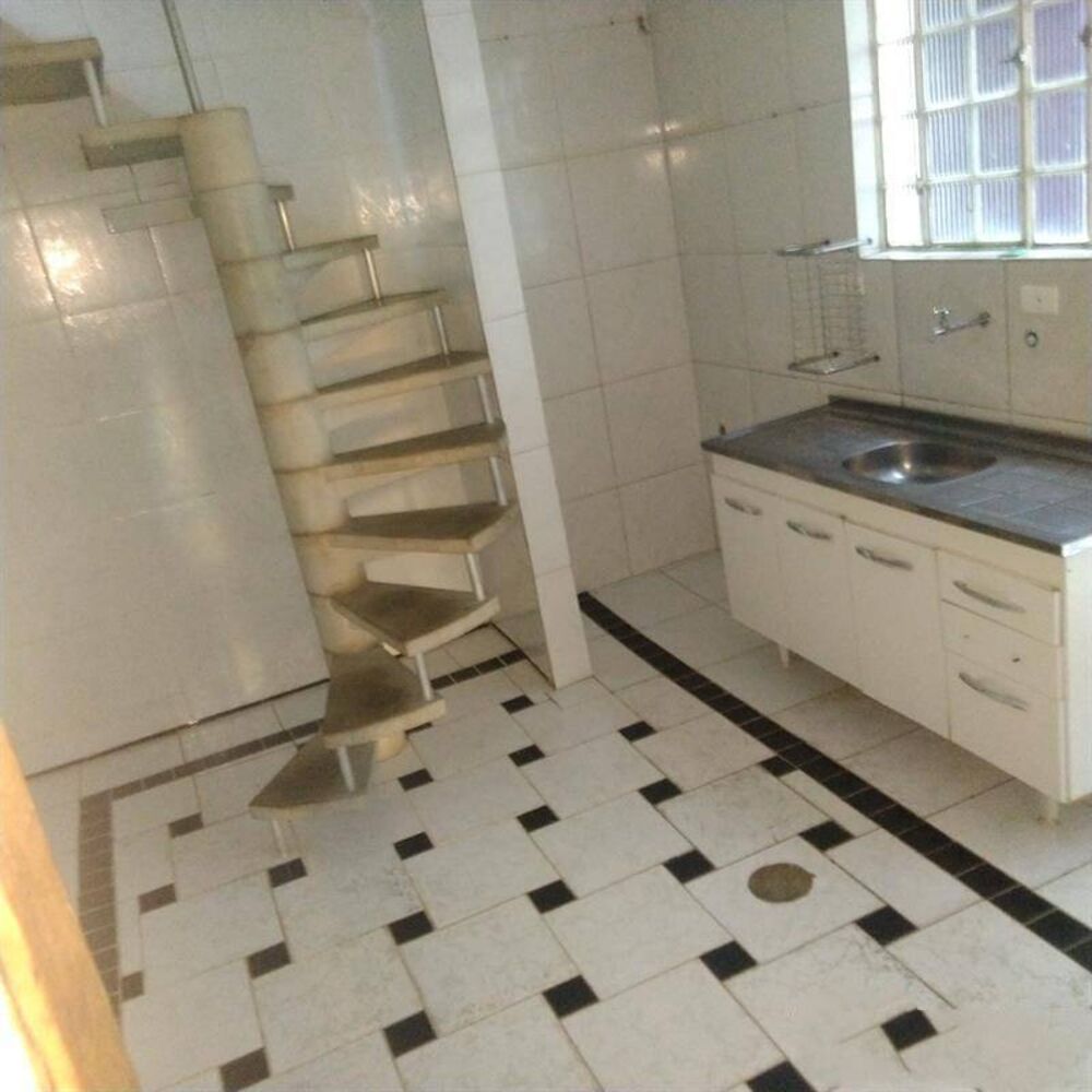 Casa para alugar com 3 quartos, 120m² - Foto 2