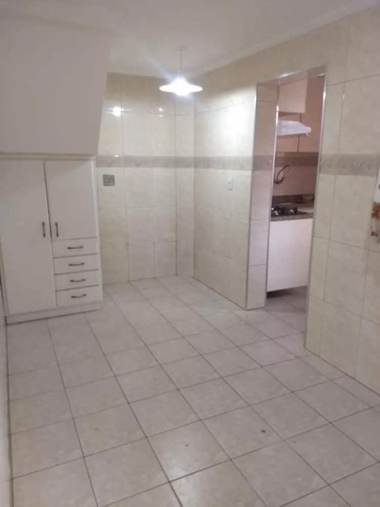 Casa à venda com 3 quartos, 100m² - Foto 4