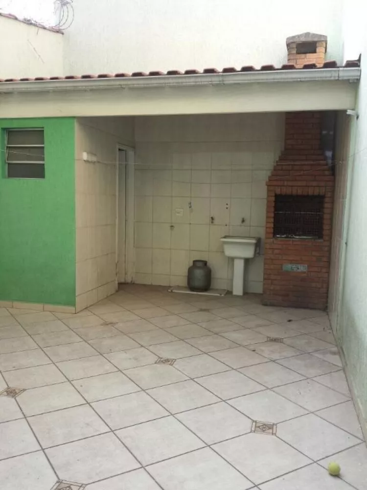 Sobrado à venda com 2 quartos, 250m² - Foto 2