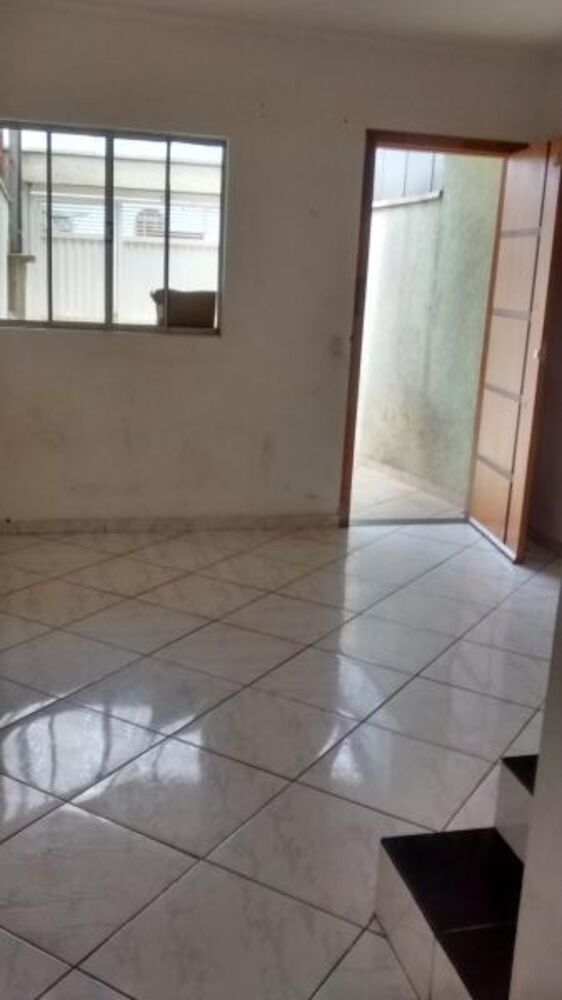 Sobrado à venda com 2 quartos, 100m² - Foto 1