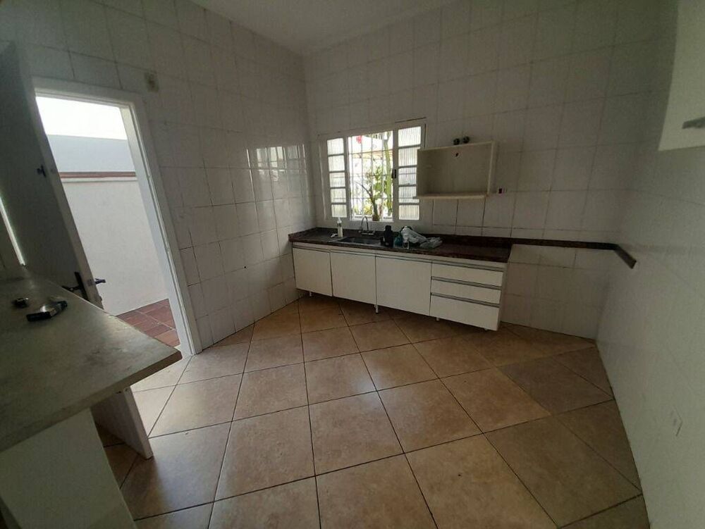 Casa para alugar com 3 quartos, 280m² - Foto 6