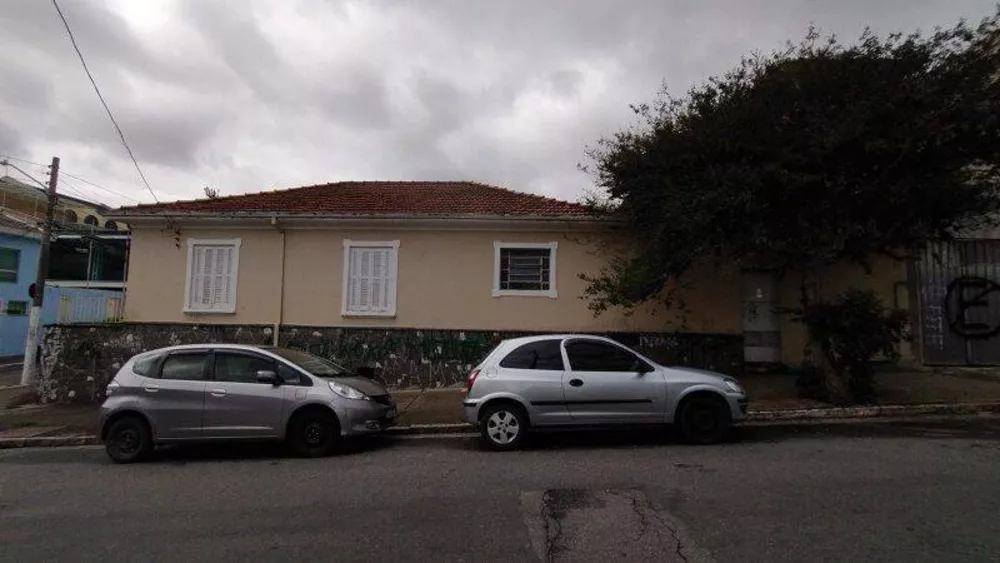 Casa para alugar com 5 quartos, 200m² - Foto 2