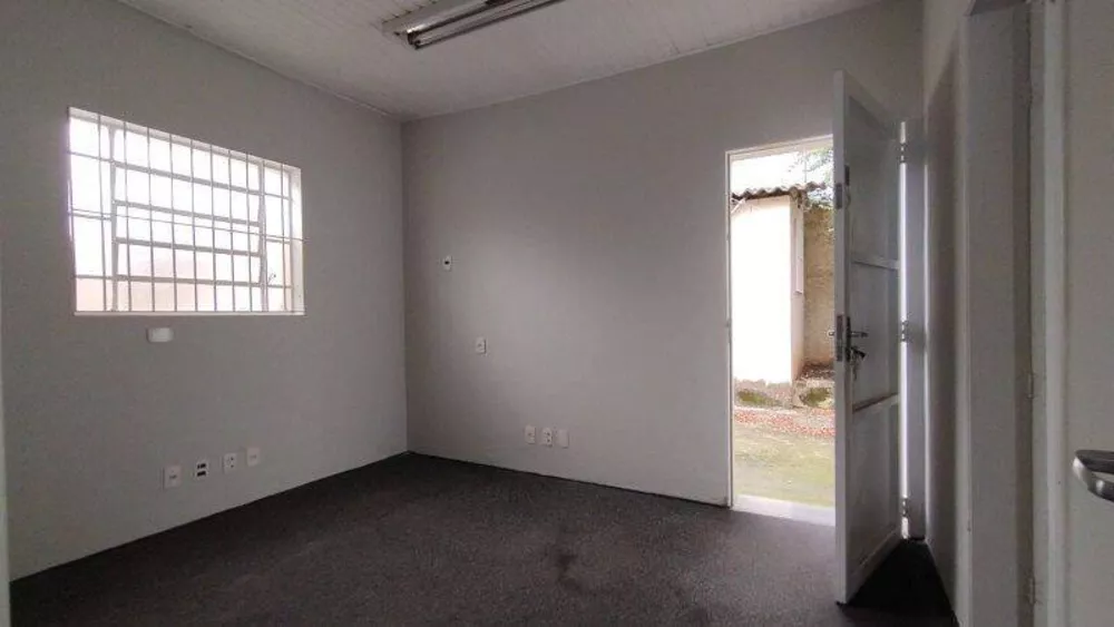 Casa para alugar com 5 quartos, 200m² - Foto 4