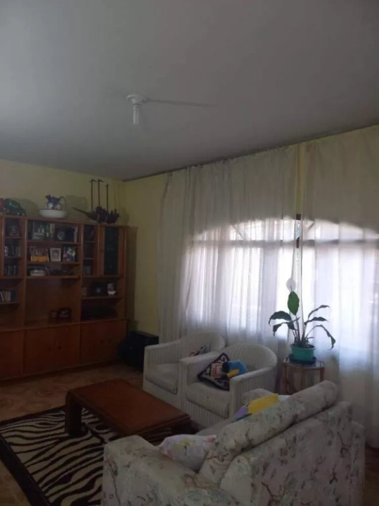 Sobrado à venda com 4 quartos, 260m² - Foto 1