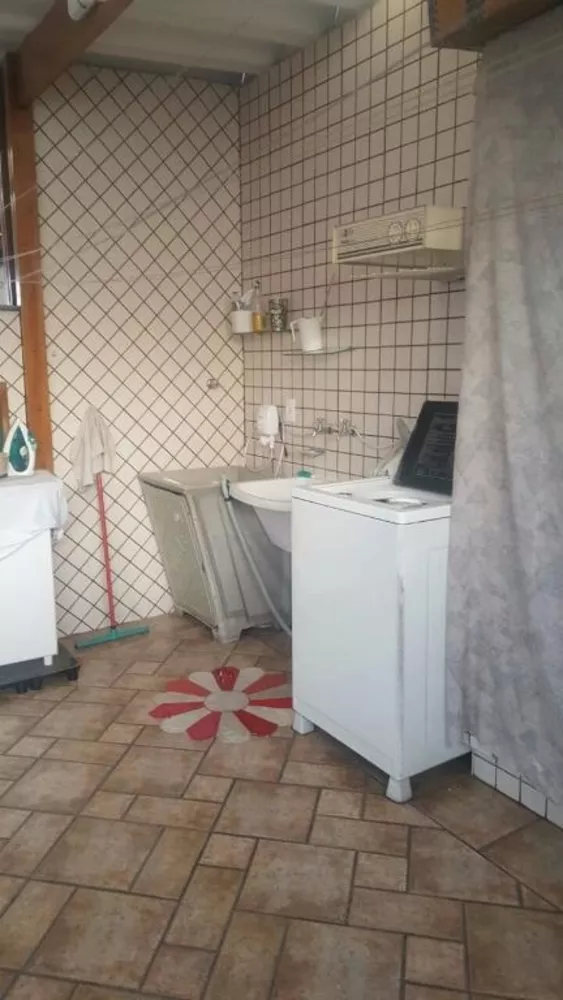 Sobrado à venda com 3 quartos, 180m² - Foto 3